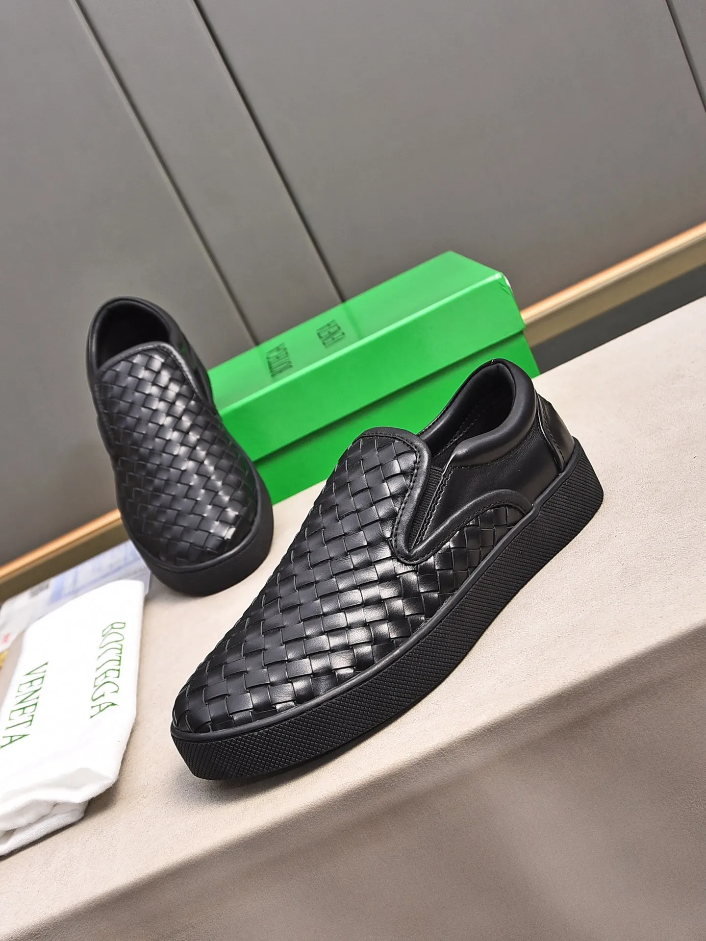 Men's shoes 💰480 [Sleeves series] BOTTEG* VENET* - high-end boutique Size: 38-44 (45 customized) BV new product, first-layer cowhide artificially woven classic style harmoniously blends with contemporary fashion temperament, rubber soles are light and flexible, water-dyed sheepskin pads! [Taobao, Tmall, and live streaming are the first choices]